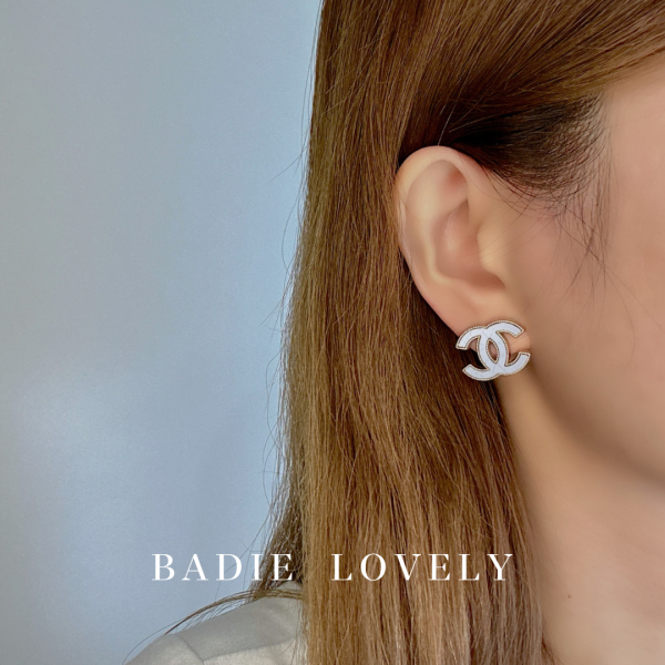 Chanel白金格紋耳環 