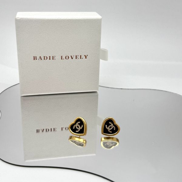 Chanel黑金琺瑯愛心耳環 