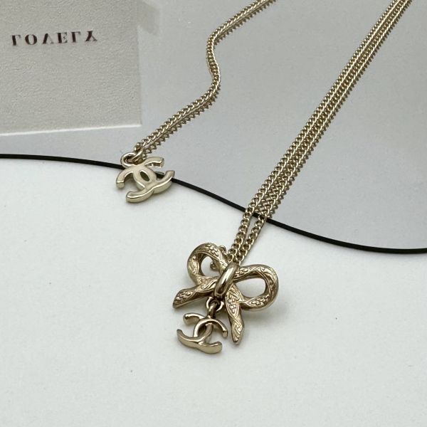 Chanel淡金蝴蝶結項鍊 