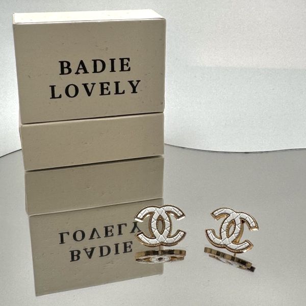 Chanel白金格紋耳環 