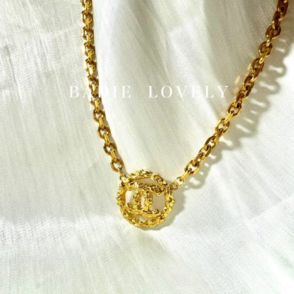 Chanel 金色鏤空熔岩項鍊 