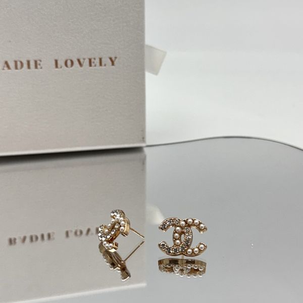 Chanel金色水鑽珍珠耳環 