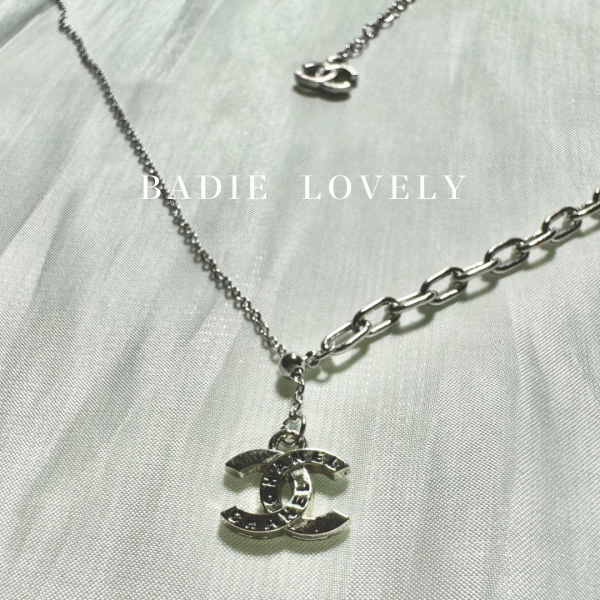 Chanel 銀色康朋不對稱項鍊 