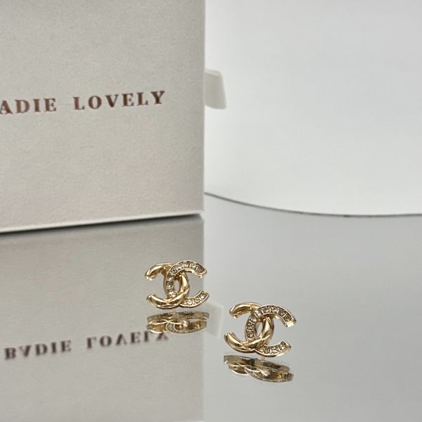 Chanel金色菱格珍珠耳環 