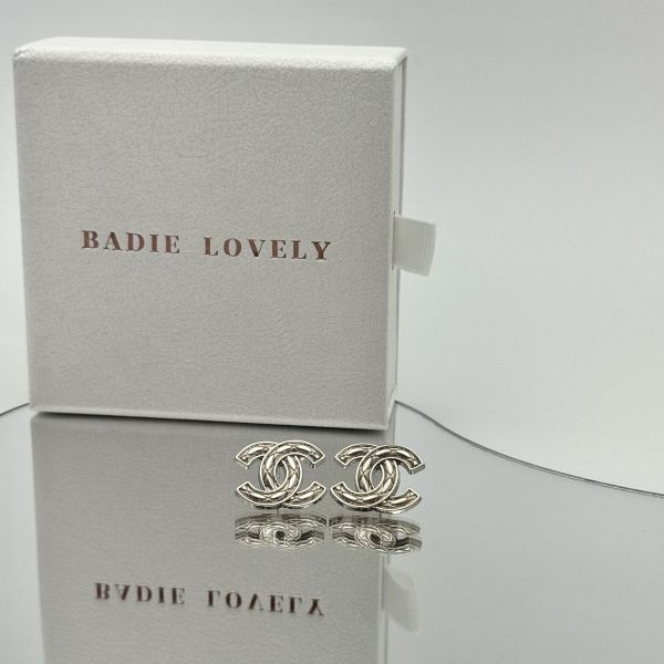 Chanel銀色菱紋耳環 