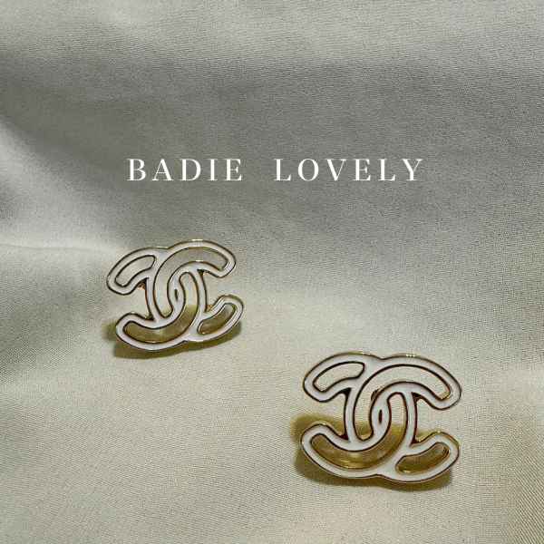 Chanel 白金鏤空耳環 