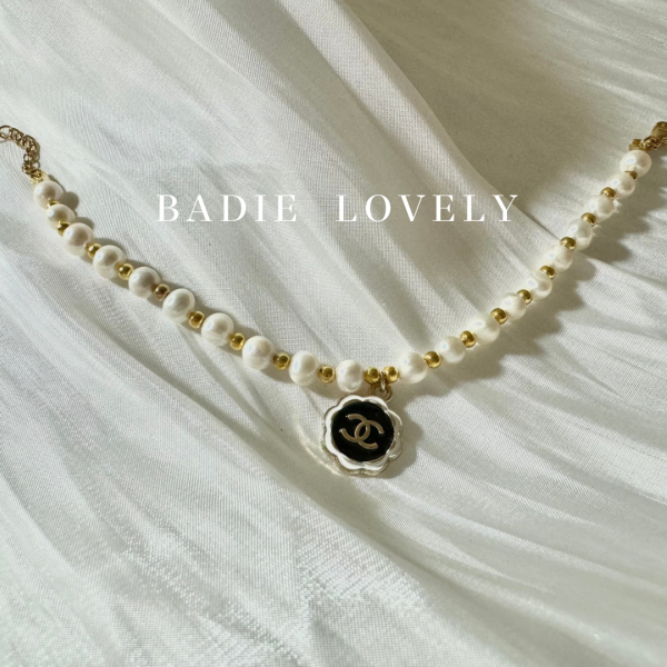 Chanel 黑色山茶花天然珍珠手鍊 Chanel 黑色山茶花天然珍珠手鍊