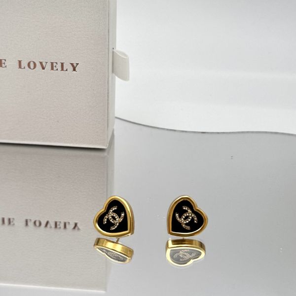 Chanel黑金琺瑯愛心耳環 
