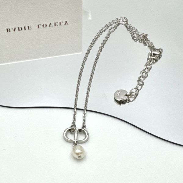 Dior 金色珍珠吊墜項鍊 