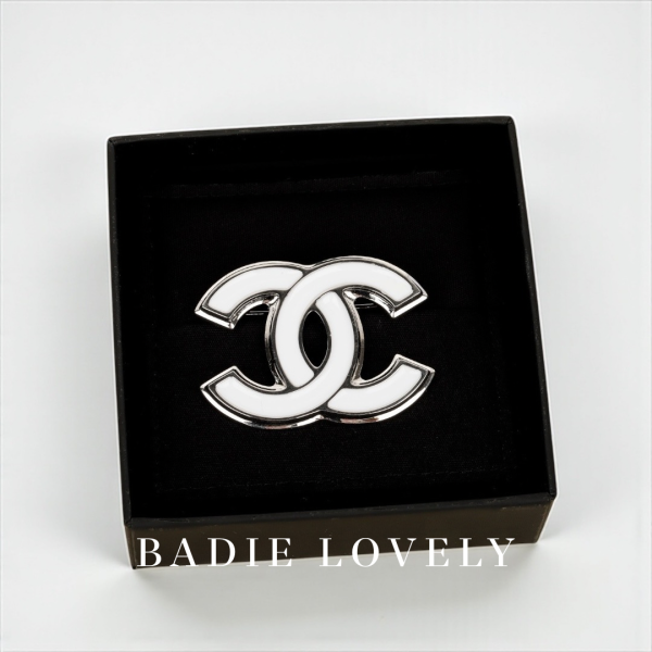Chanel白銀胸針 