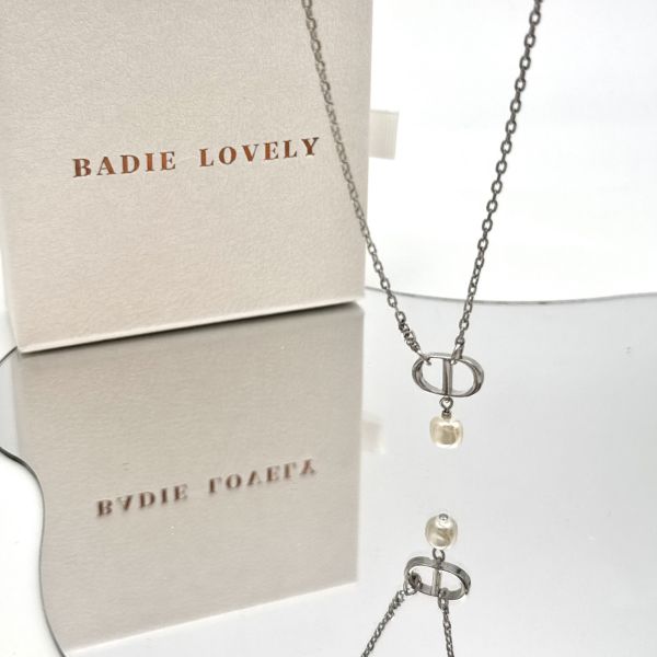 Dior 金色珍珠吊墜項鍊 