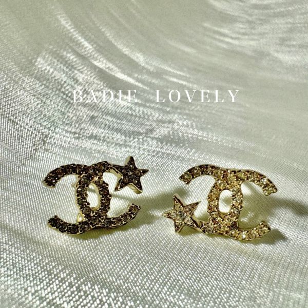 Chanel金色星鑽不對稱耳環 