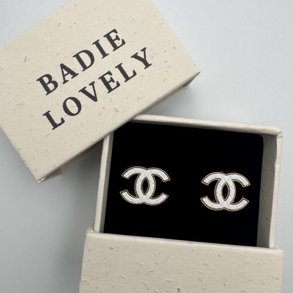 Chanel白金格紋耳環 