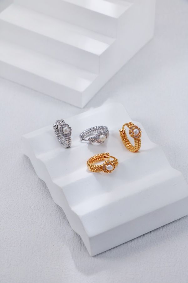 Elyra｜珍珠星辰耳環 