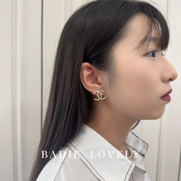 Chanel招財水鑽之光耳環 #復古飾品 #VintageJewelry #手工飾品 #精品鈕扣 #獨一無二 #BadieLovely #古董耳環 #二手精品 #復古耳環 #穿搭靈感 #優雅風