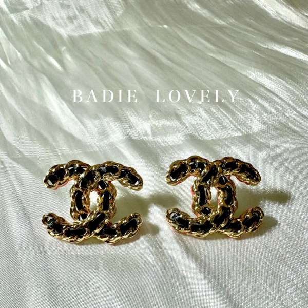 Chanel黑金粉邊皮穿耳環 Badielovely