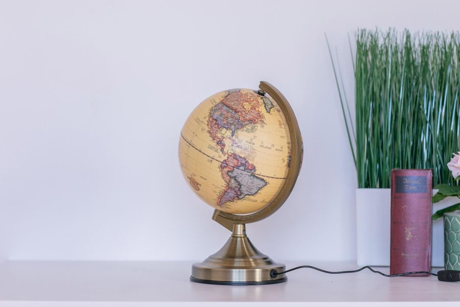 8英吋經典仿古暖黃光LED地球儀 