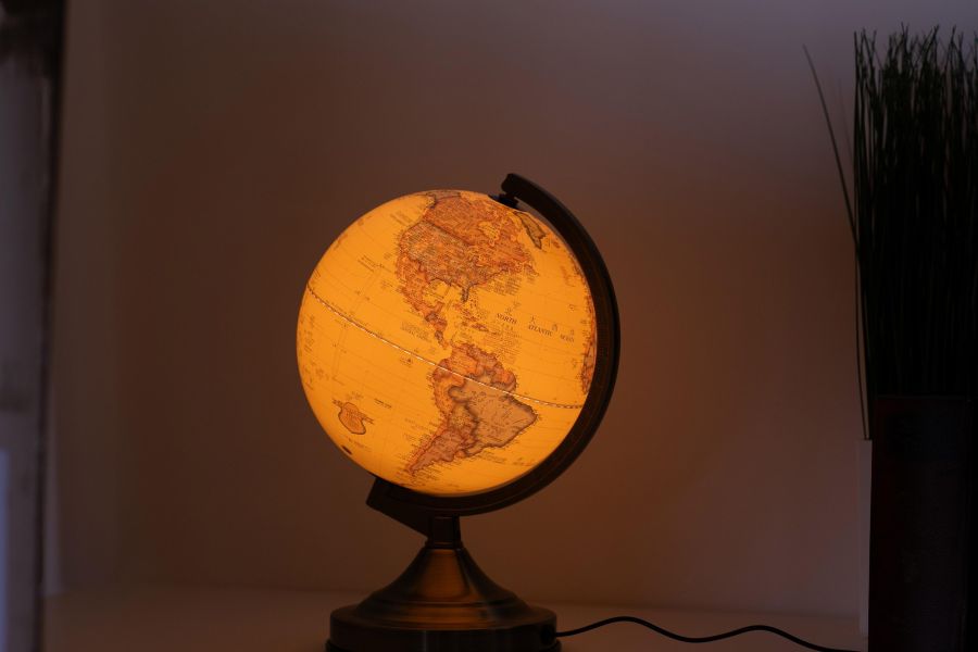 8英吋經典仿古暖黃光LED地球儀 