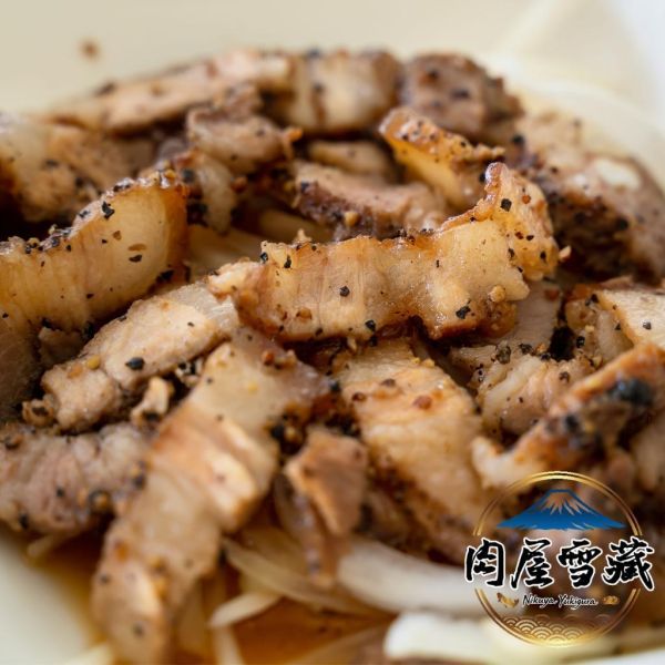 【肉屋雪藏】客家鹹豬肉 客家鹹豬肉推薦, 台灣豬五花肉, 鹹豬肉料理, 祖傳醃製肉品, 白飯終結者, 下酒菜推薦, 300g鹹豬肉, 冷凍肉品宅配, 傳統台灣味, 鹹豬肉炒蒜苗