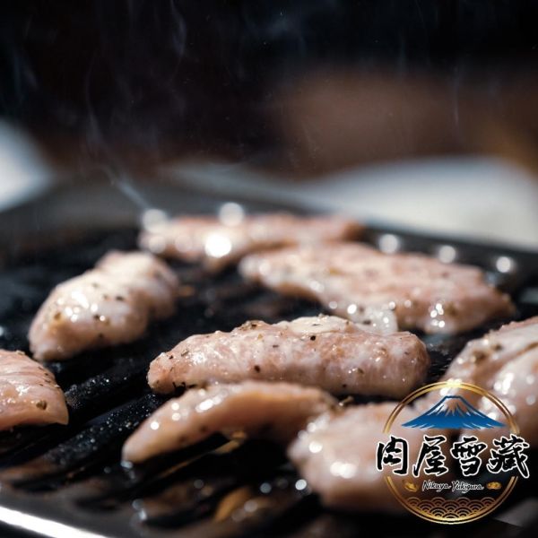 【肉屋雪藏】霜降松板豬 松阪豬、肉屋雪藏、霜降松阪豬、黃金六兩肉、豬頰肉、無腥味豬肉、真空包裝肉品、松阪肉料理