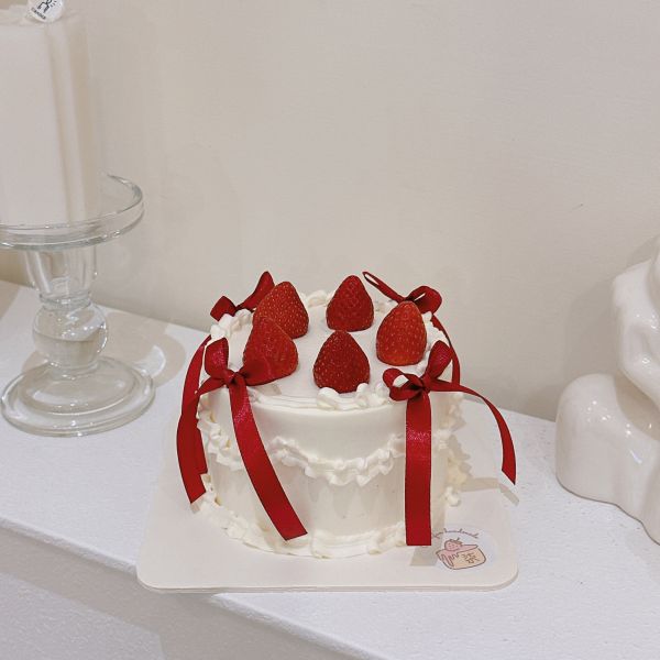 草莓緞帶糕(12/10後提供) 水果蛋糕,生日蛋糕,鮮奶油蛋糕,新莊蛋糕,新莊甜點,手作蛋糕,韓系蛋糕,簡約蛋糕,柒風蛋糕,櫻桃緞帶糕,草莓緞帶糕