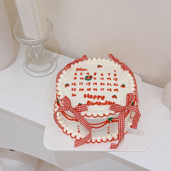 日曆櫻桃緞帶糕 水果蛋糕,生日蛋糕,鮮奶油蛋糕,新莊蛋糕,新莊甜點,手作蛋糕,韓系蛋糕,簡約蛋糕,柒風蛋糕,櫻桃緞帶糕,日曆櫻桃緞帶糕,日曆蛋糕