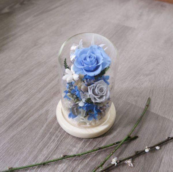 永生花玻璃罩 - 深海泡泡 台中花店,花店,花藝,花,乾燥花,鮮花,永生花,花束,玻璃罩,蒲公英,求婚,風水,房間放花