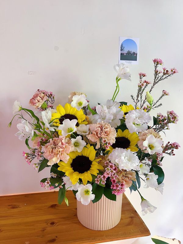 鮮花盆花 - 太陽與雲 台中花店,花藝,乾燥花,鮮花,永生花,求婚花束,情人節花束,母親節花束,開幕花禮,高架花籃