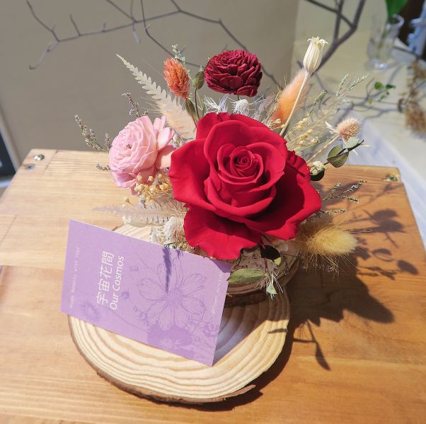 雙層名片座 質感紅 / 適合開幕升遷 台中花店,花藝,乾燥花,鮮花,永生花,求婚花束,情人節花束,母親節花束,開幕花禮,高架花籃
