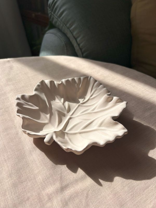 楓葉 爵石置物盤 砂石杏 手作,爵石,置物盤,飾品盤,居家裝飾,環保礦物樹酯,楓葉