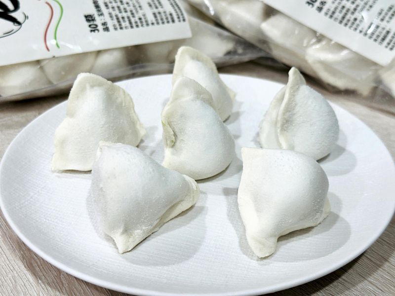 (橫須賀) 市場排隊_30年老店_手工水餃  高麗菜/韭菜/玉米 