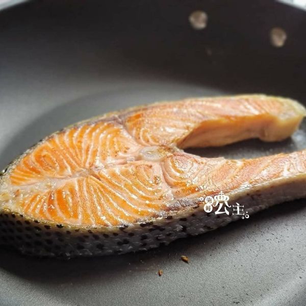 整箱智利厚切鮭魚  (平均每片137.5元)  4.5公斤 16片 