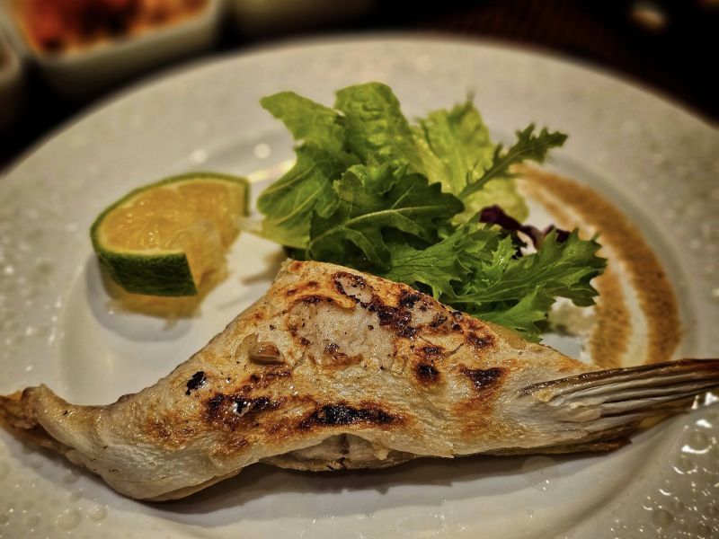 日本青甘下巴 (生食級) 每包1公斤 約4~5片 