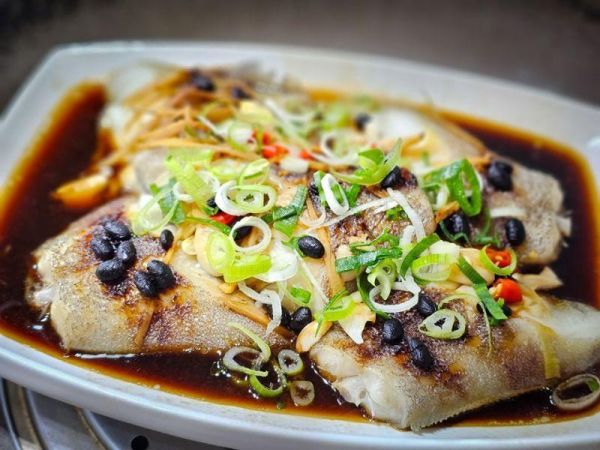 (免運)特大鱈魚尾(扁鱈)  (比目魚) 每箱淨重2kg 約12-13片左右 