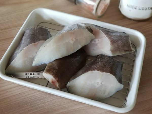 (免運)特大鱈魚尾(扁鱈)  (比目魚) 每箱淨重2kg 約11~16片左右 