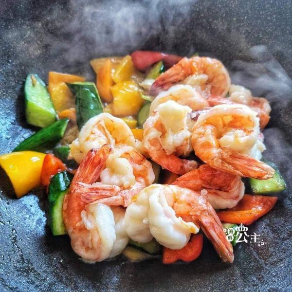 (買一送一) 野生手剝肥豬蝦 蝦仁  每包200g 約4~13隻 