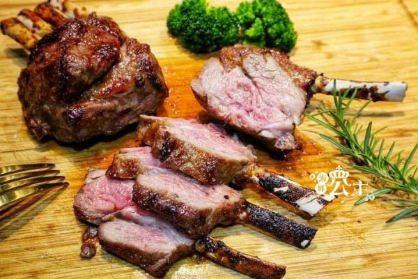 (限量出清)紐西蘭小羔羊肩排  每包400g 以上 