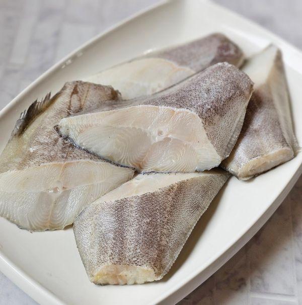 (免運)特大鱈魚尾(扁鱈)  (比目魚) 每箱淨重2kg 約12-13片左右 