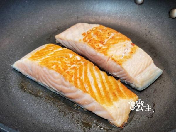 鮭魚菲力  每包200g以上 