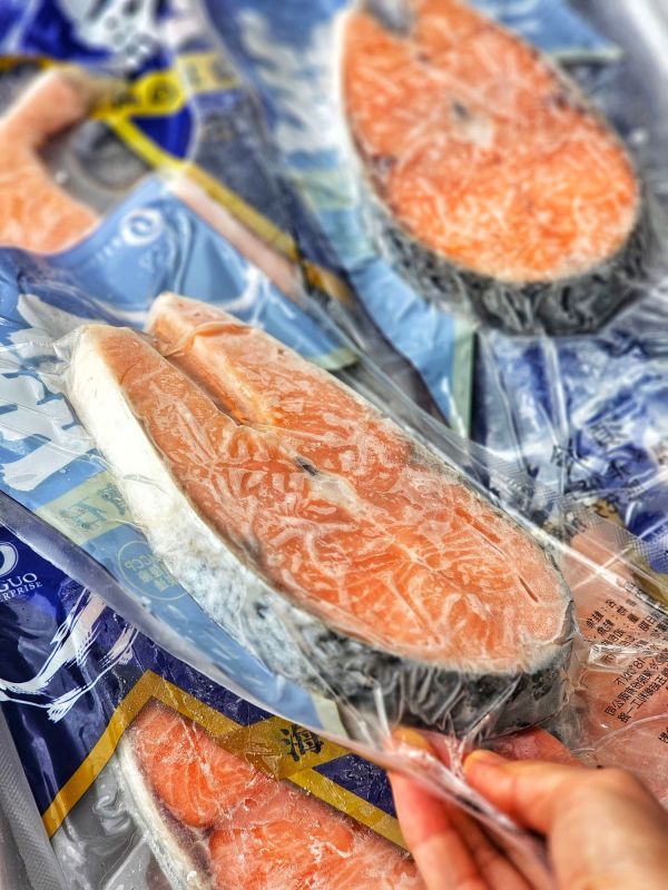 整箱智利厚切鮭魚  (平均每片137.5元)  4.5公斤 16片 