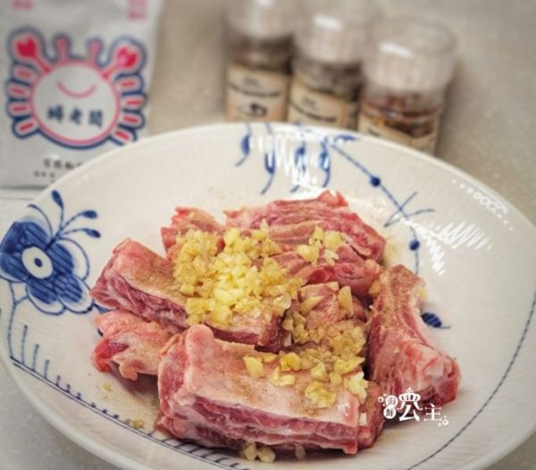 西班牙伊比利豬肋排(原廠包裝)  每排500g 以上 