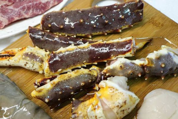 (免運)俄羅斯生凍鱈場蟹腳(  6L ) (整束含4隻腳半身肉) 