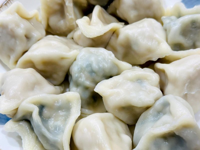 (橫須賀) 市場排隊_30年老店_手工水餃  高麗菜/韭菜/玉米 