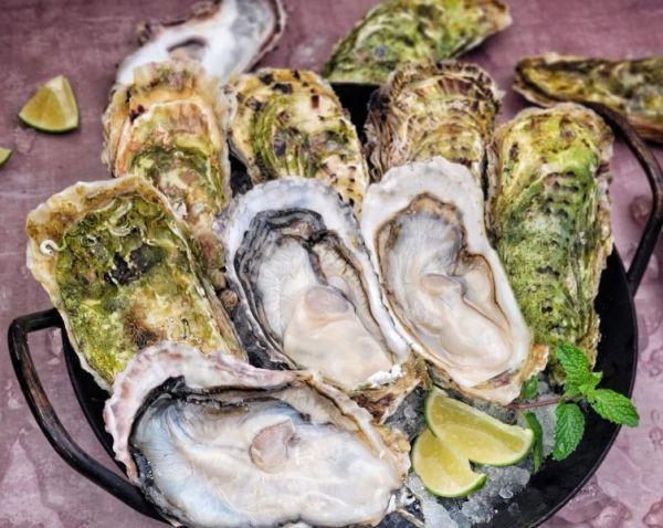 日本宮城全殼生蠔 (生食級)  一手無法掌握 !  每顆150~200G   (5顆裝) 
