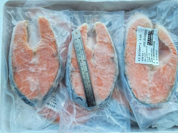 智利厚切鮭魚片   每片淨重280g ± 10% (無包冰) 