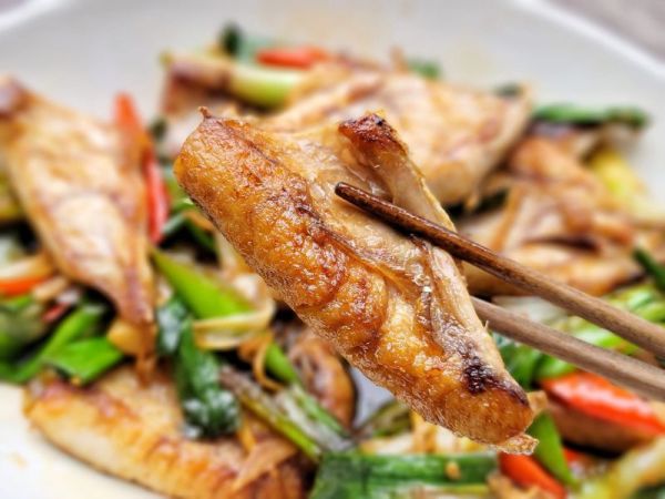 煙仔虎魚(腹肉)   學名: 東方齒鰆  每包600g 