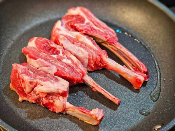 (限量出清)紐西蘭小羔羊肩排  每包400g 以上 