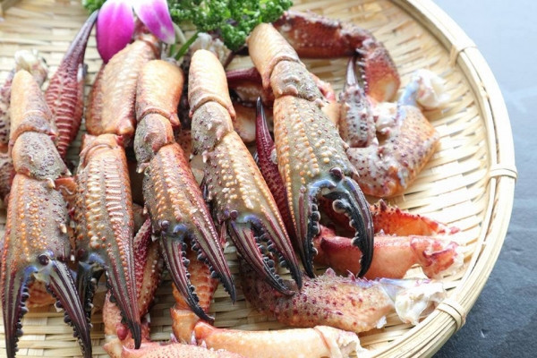 免運【菲律賓石蟹腳】每箱淨重2kg  約60-70隻 
