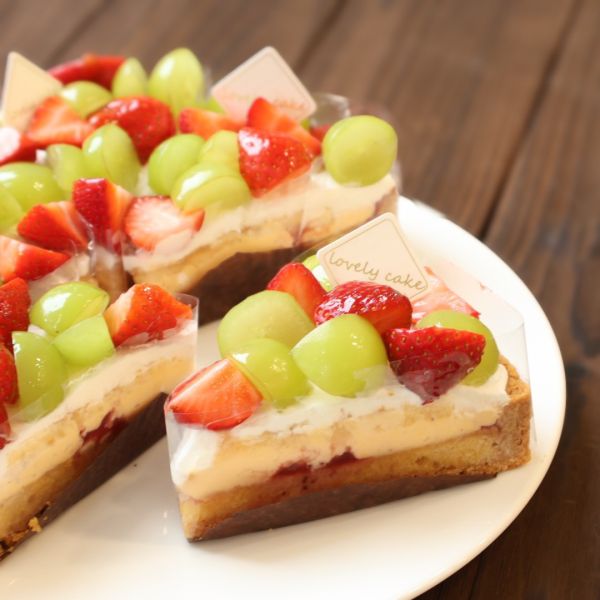 麝香葡萄草莓塔 / 切片 