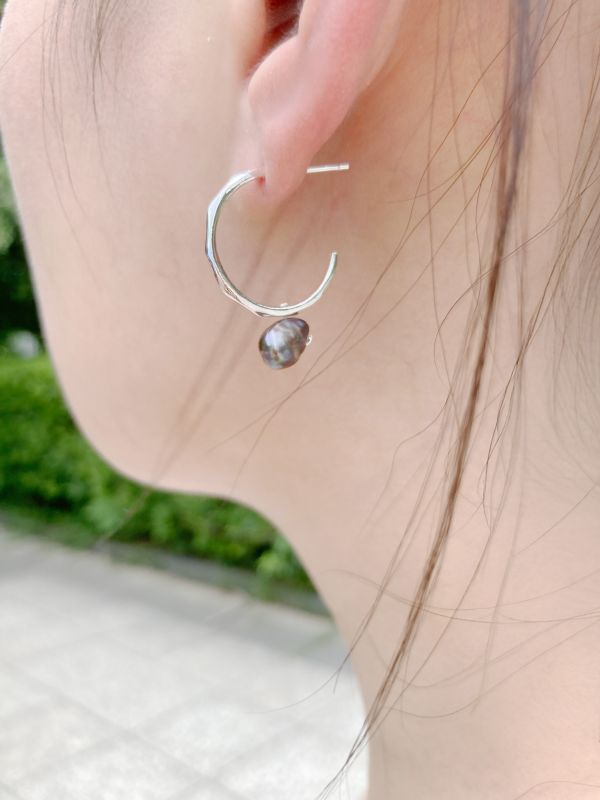 藍野之珠 / Blue Meadow Pearl 925純銀、巴洛克淡水珍珠、耳環